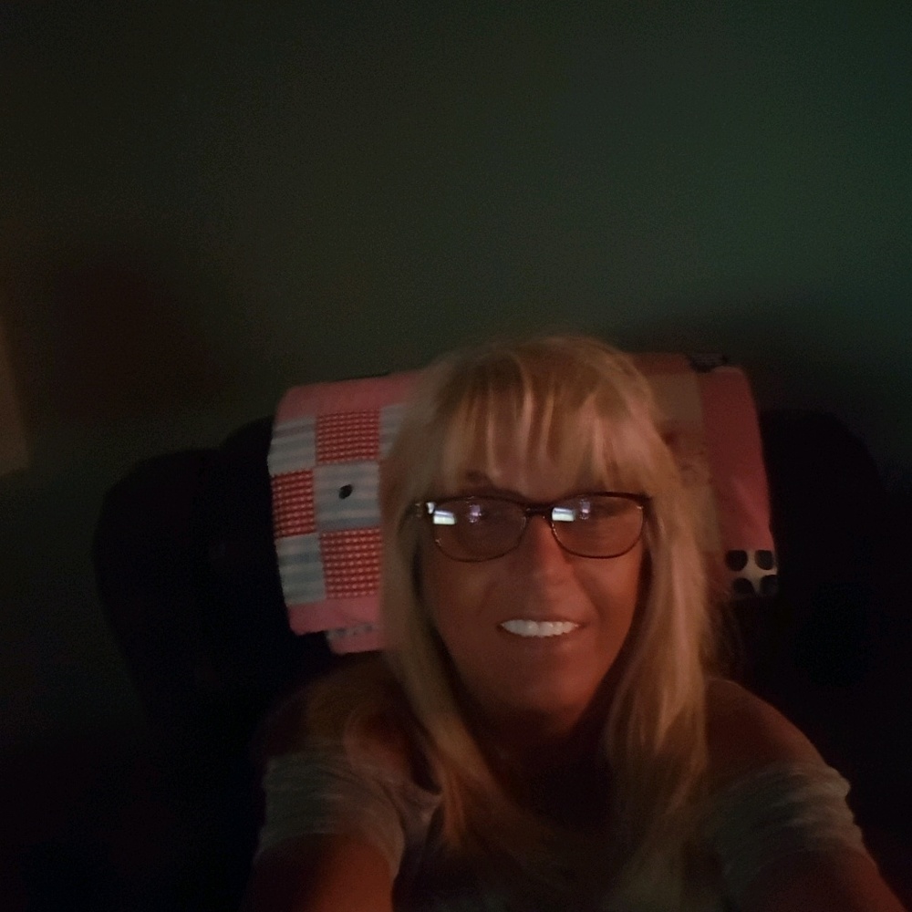 Meet your Posher, Annette